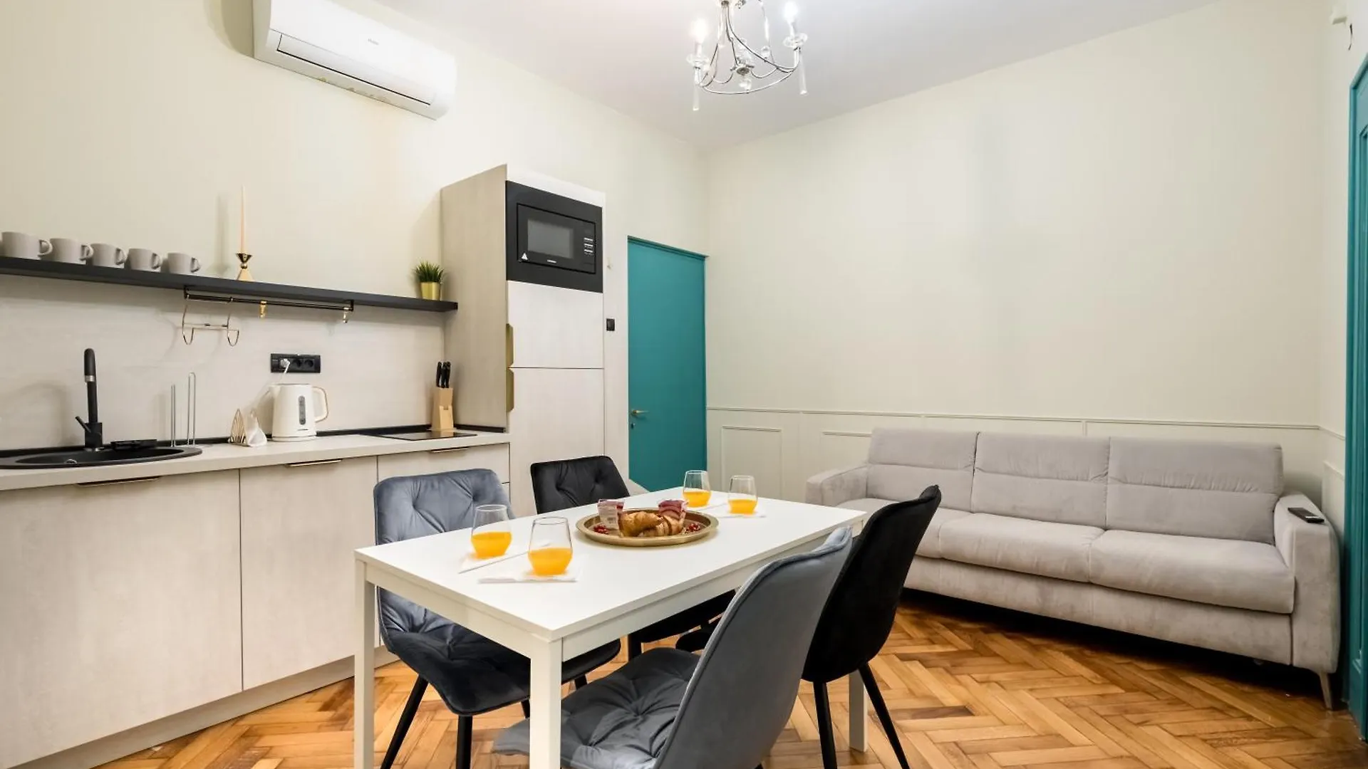 Highline Downtown Residences 6 Persons Family Apartment Bucarest 0*,  Romania