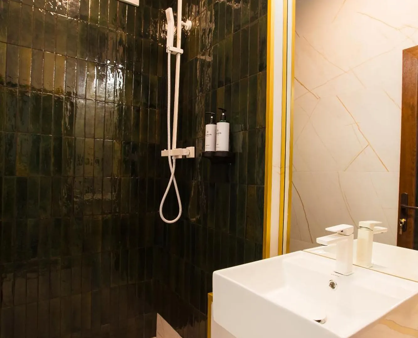 Highline Downtown Residences 6 Persons Family Apartment Bucarest