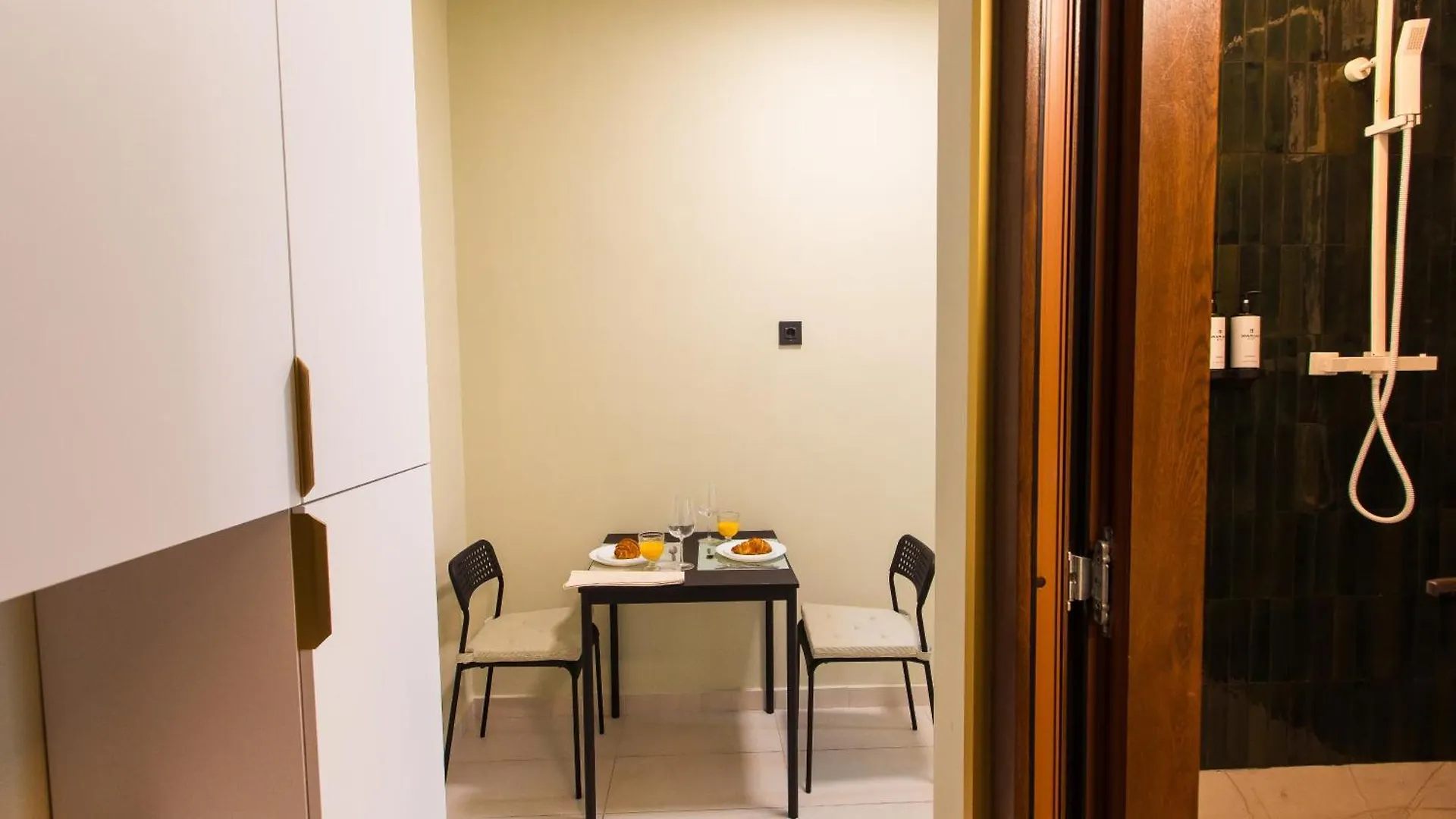 Highline Downtown Residences 6 Persons Family Apartment Bucarest 0*,