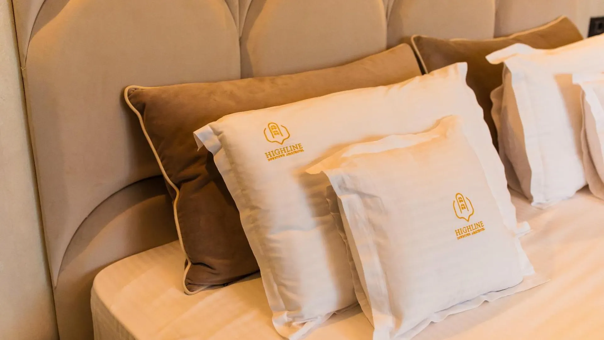 Highline Downtown Residences 6 Persons Family Apartment Bucarest